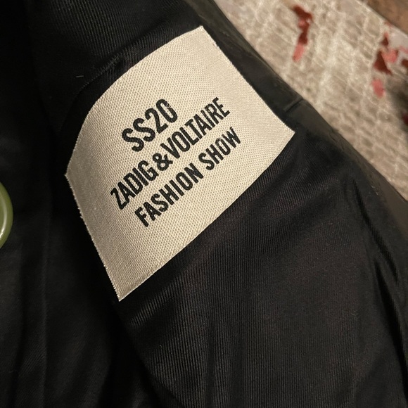 Skull Face and Leaf Leather Jacket - Picture 12 of 16